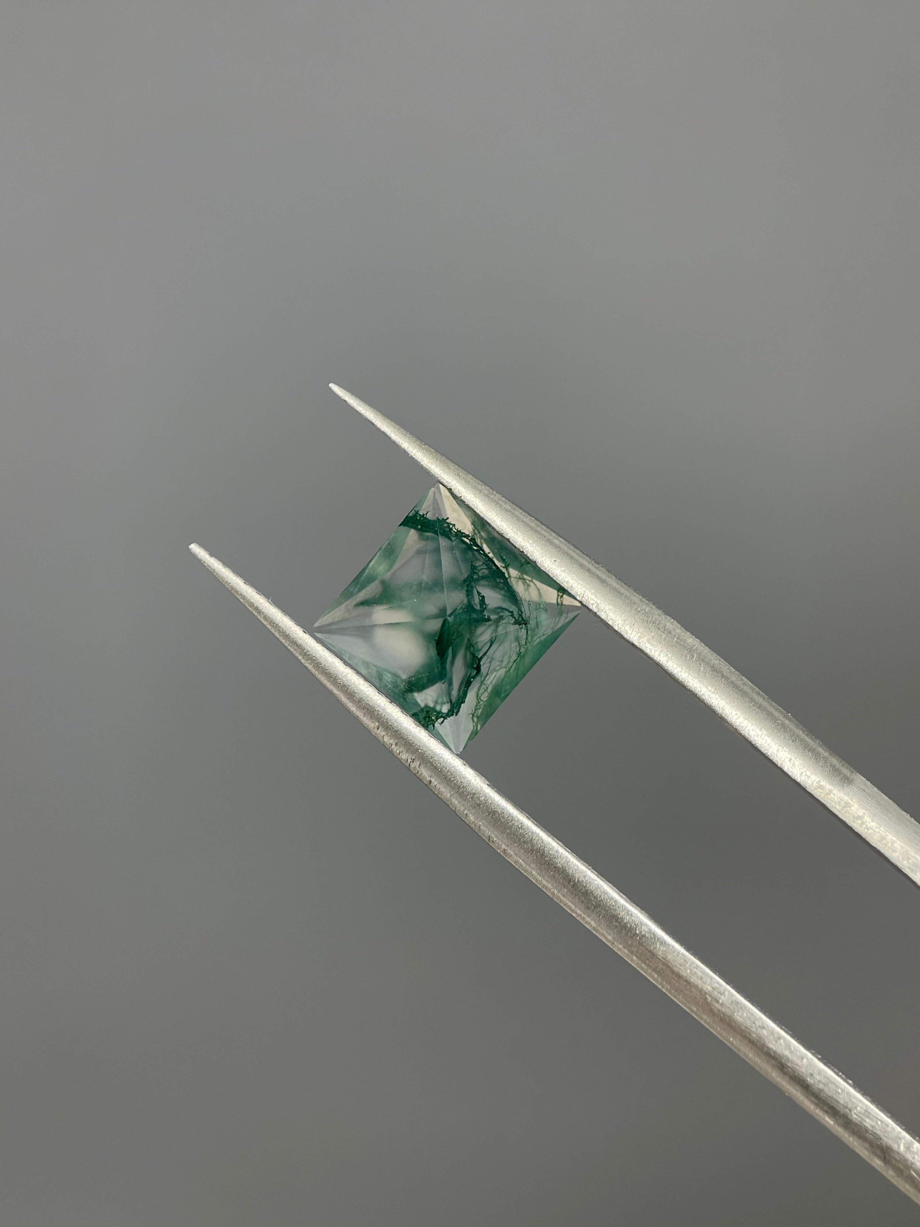 1.75ct Princess Cut Moss Agate Gemstone