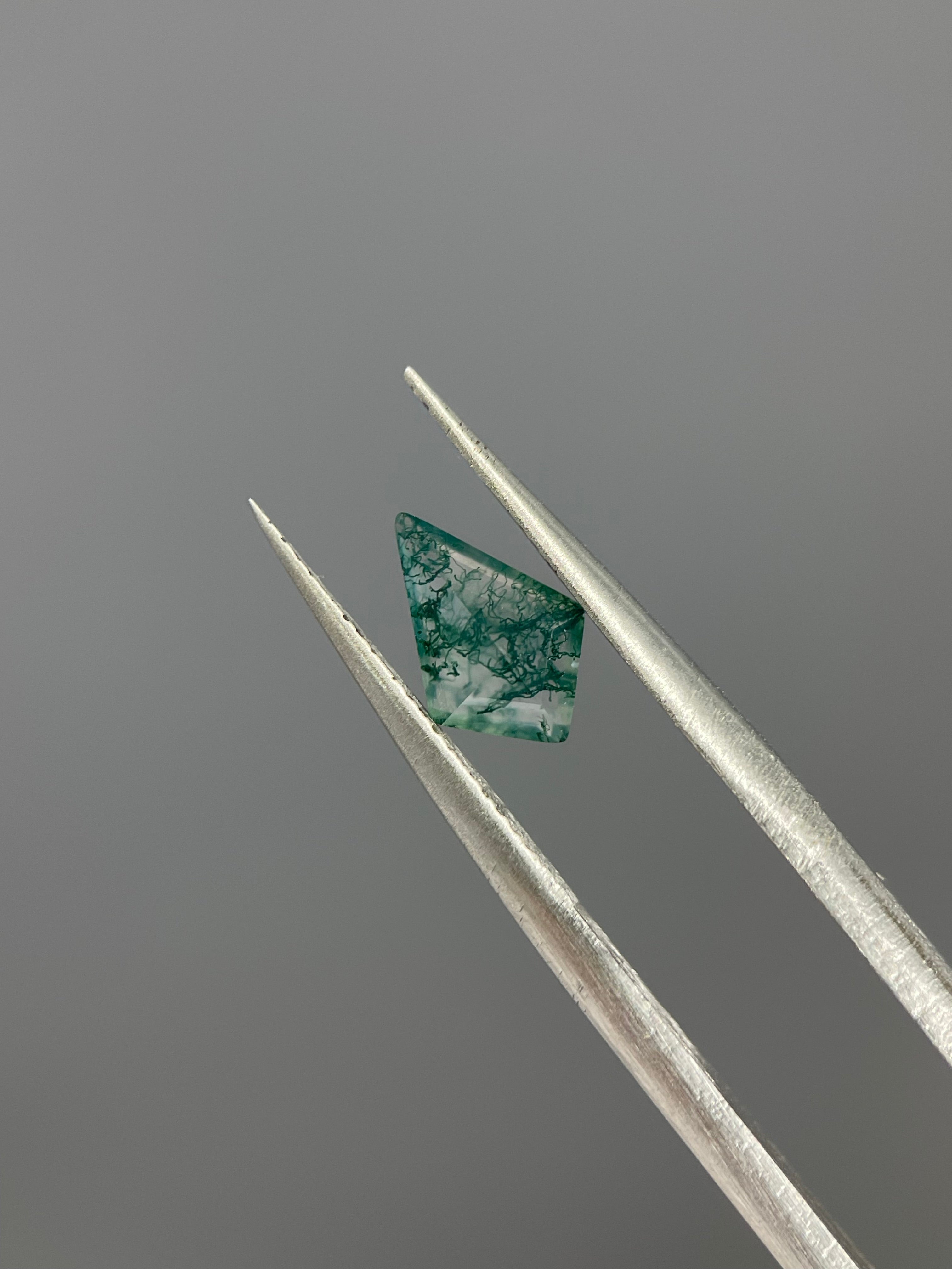 0.65ct Kite Cut Moss Agate Gemstone