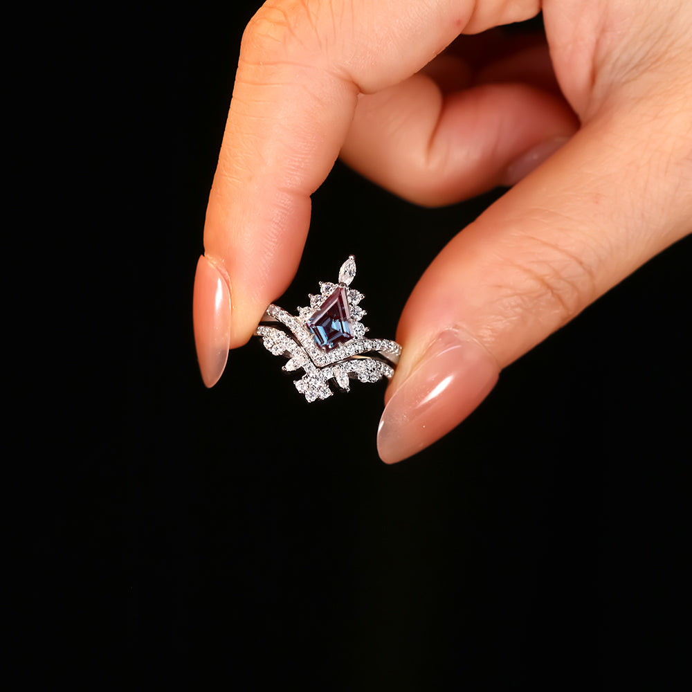 Bague de fiançailles avec halo d'émeraude ovale de laboratoire de 1 ct