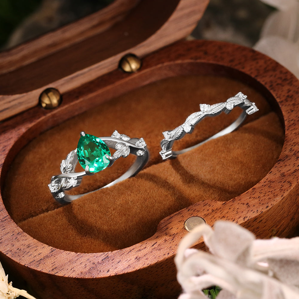 Bague de fiançailles avec halo d'émeraude ovale de laboratoire de 1 ct