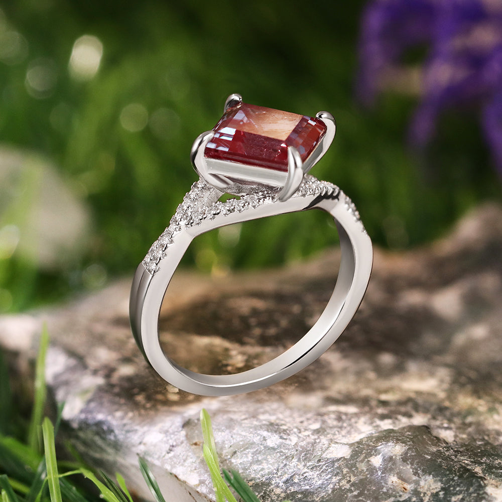 Anillo de compromiso con halo de esmeraldas de laboratorio ovaladas de 1 ct