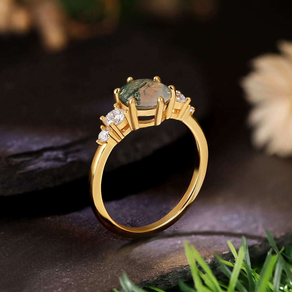 Anillo de compromiso con halo de esmeraldas de laboratorio ovaladas de 1 ct