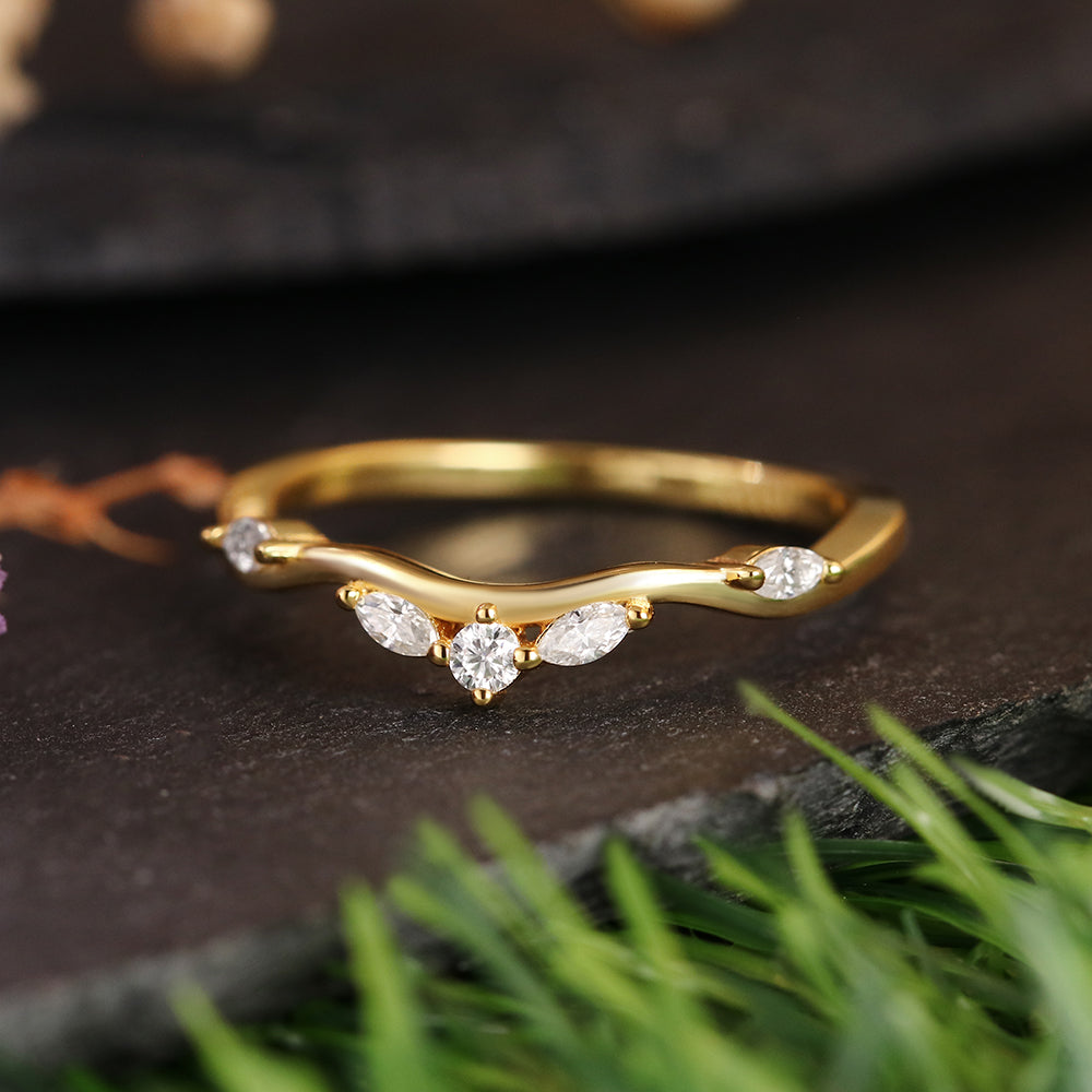 Anillo de compromiso con halo de esmeraldas de laboratorio ovaladas de 1 ct