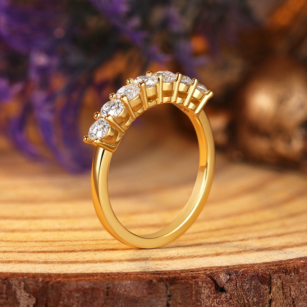 Anillo de compromiso con halo de esmeraldas de laboratorio ovaladas de 1 ct