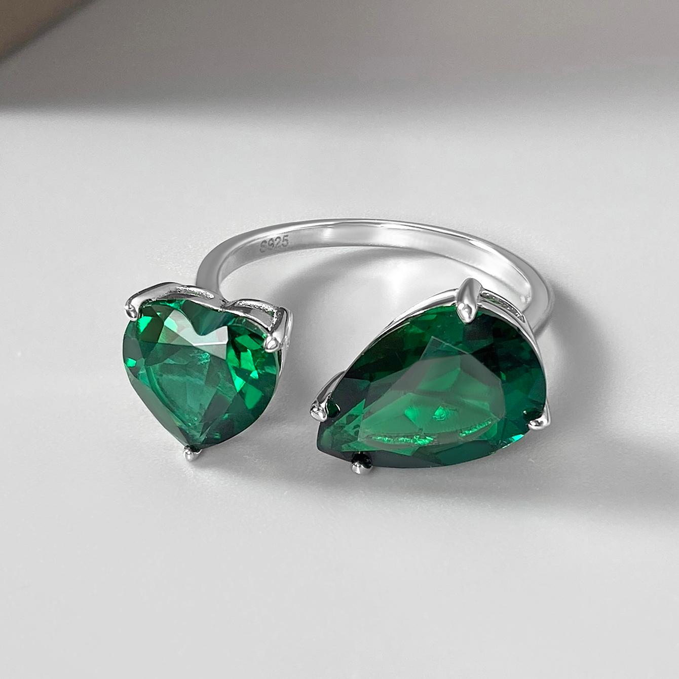 Bague de fiançailles avec halo d'émeraude ovale de laboratoire de 1 ct