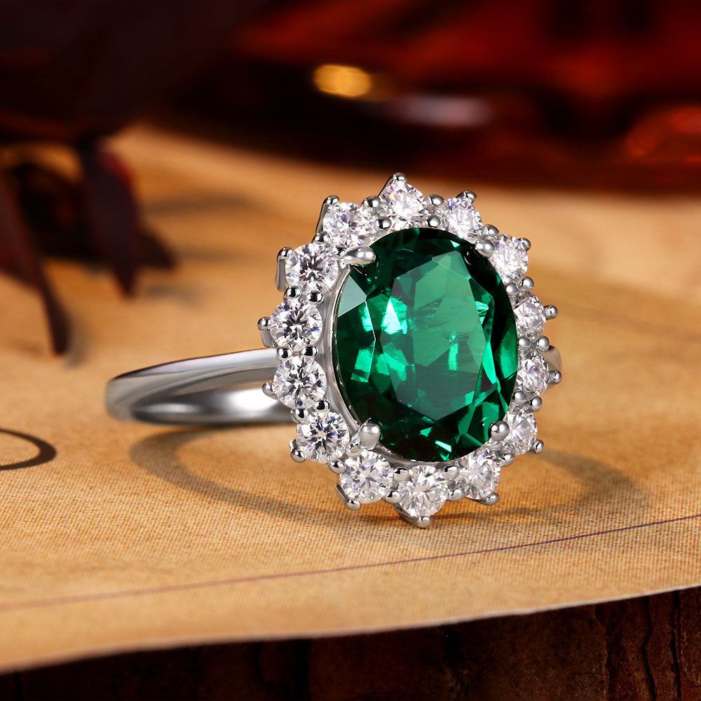Bague de fiançailles avec halo d'émeraude ovale de laboratoire de 1 ct
