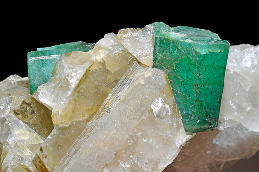 Emerald Symbolism: Meaning, Energy & Cultural Legacy