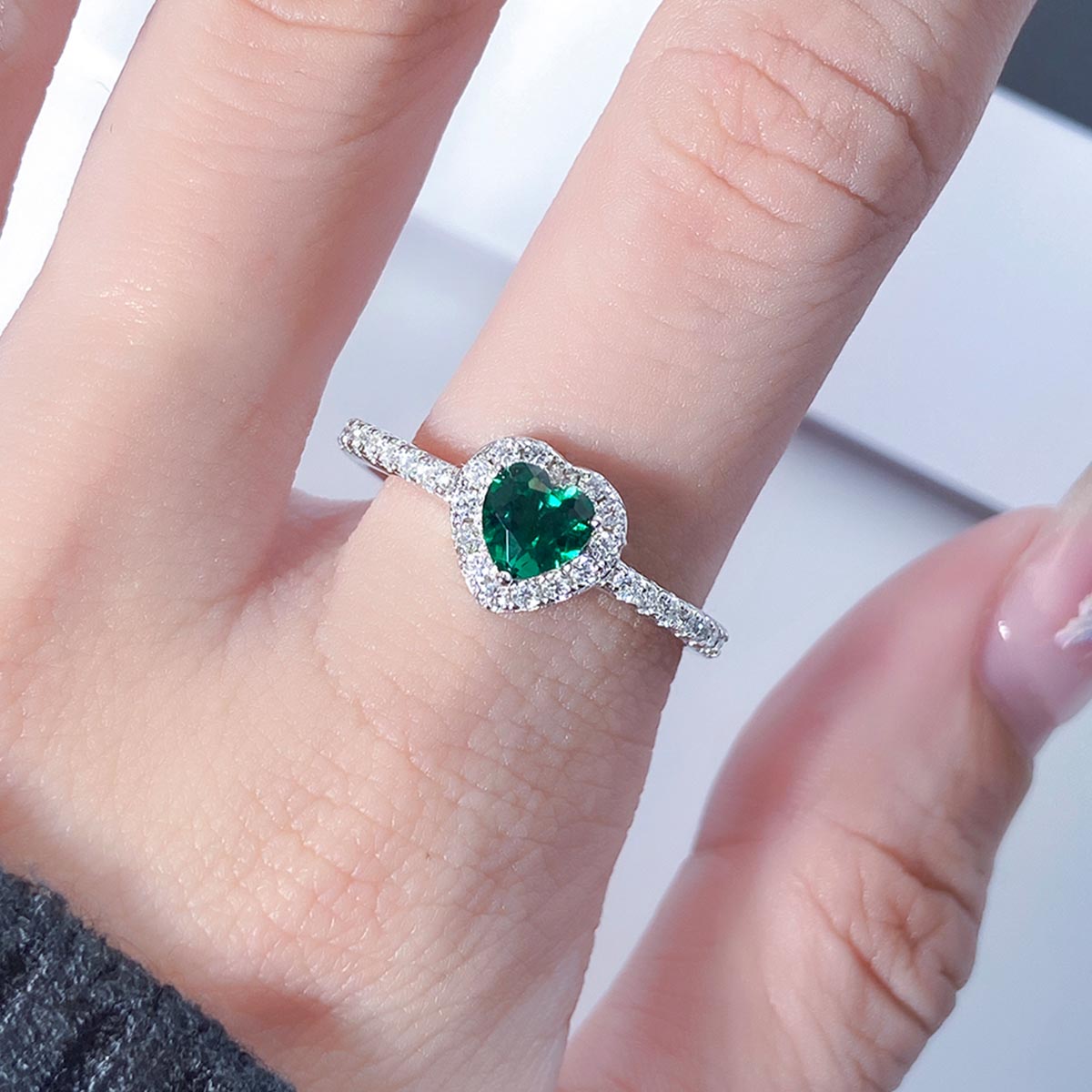 1 ct Heart Lab Emerald Halo Engagement Ring with Moissanite Side Stones