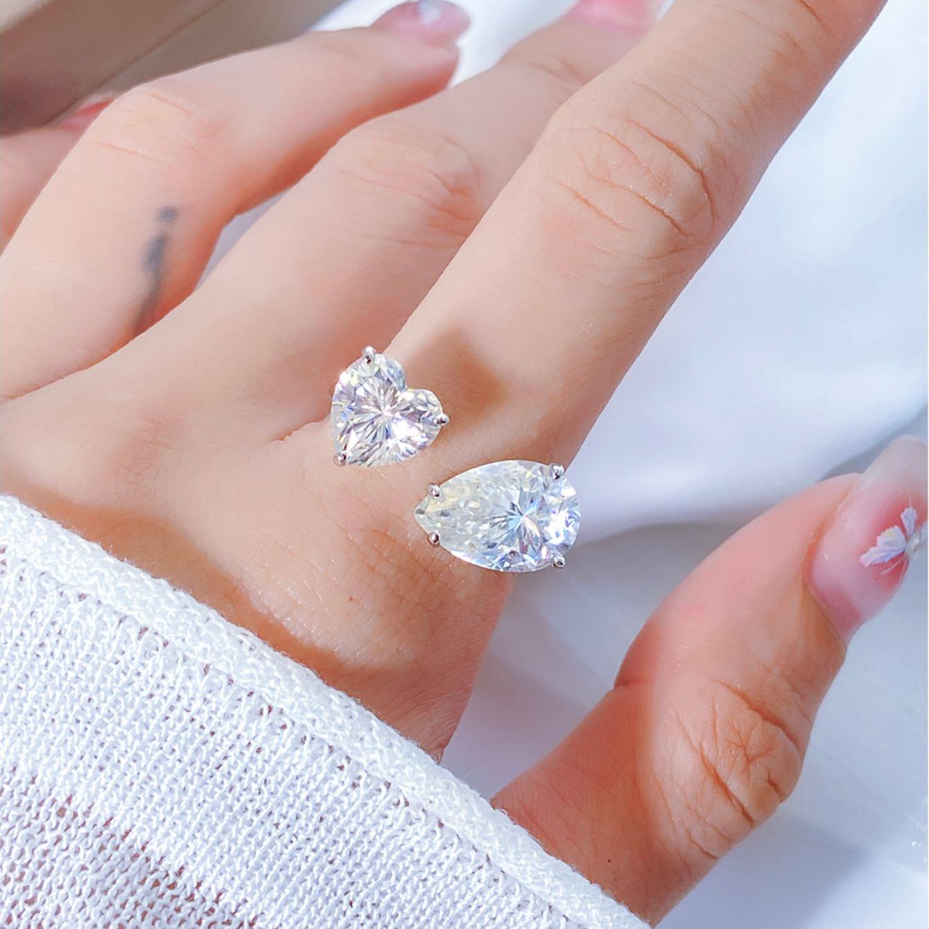 Toi et Moi 2.9 ct Pear & 1.8 ct Heart Moissanite Engagement Ring