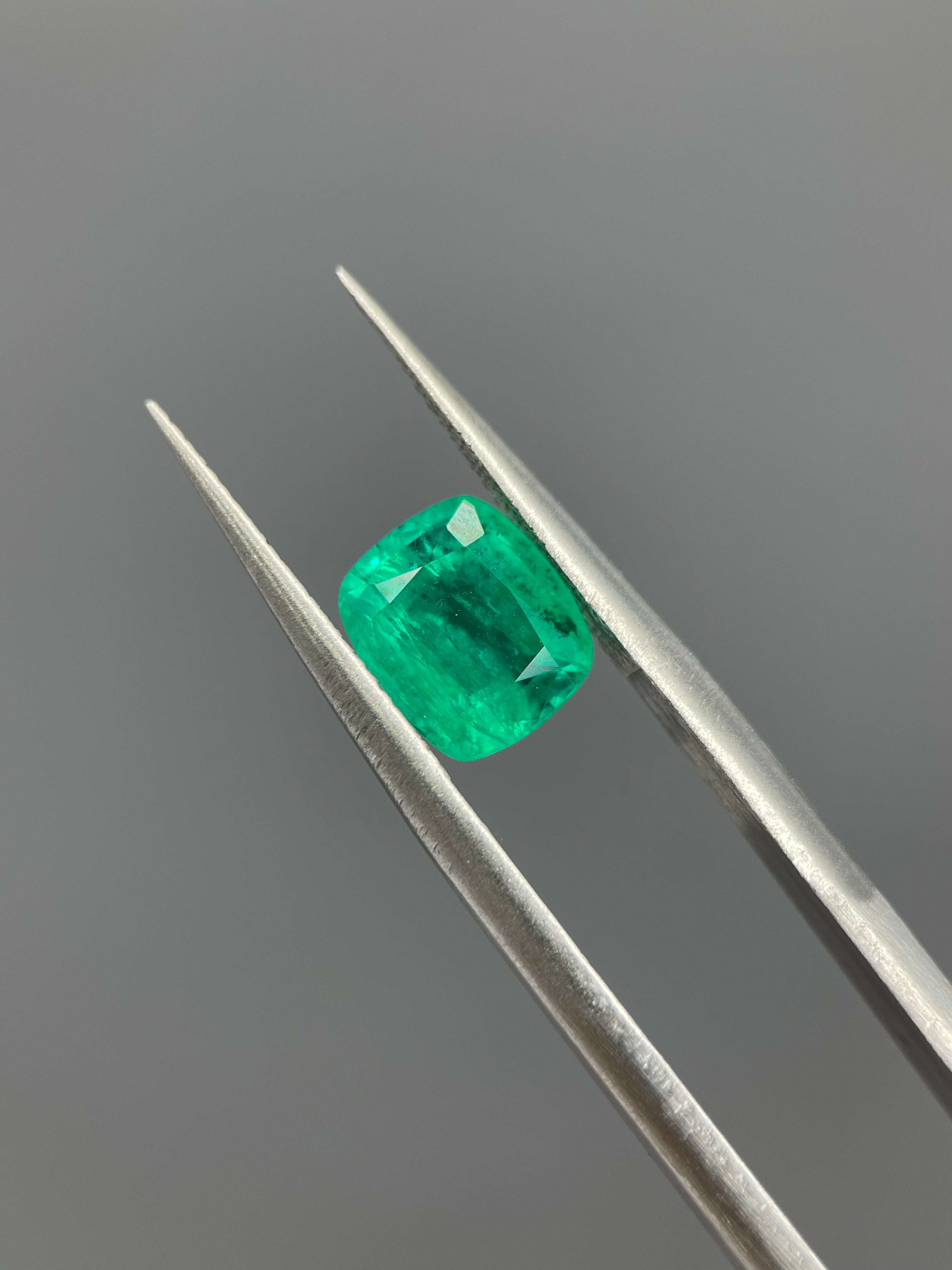 1.60 ct Cushion Cut Lab Emerald Gemstone