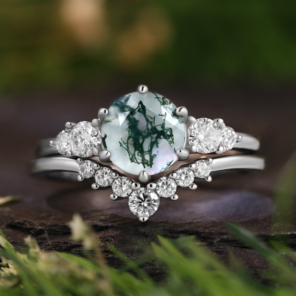 Anillo de compromiso con halo de esmeraldas de laboratorio ovaladas de 1 ct