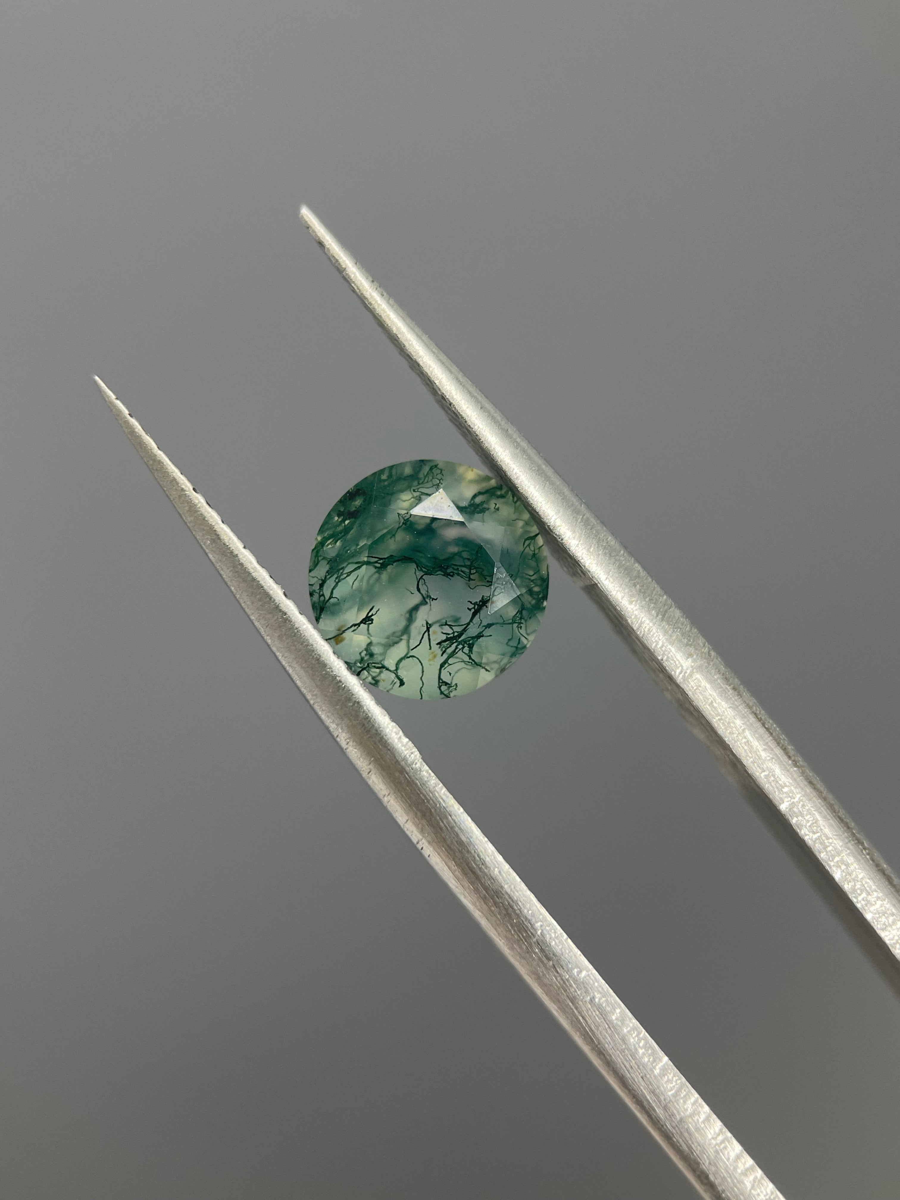 1.55ct Round Cut Moss Agate Gemstone