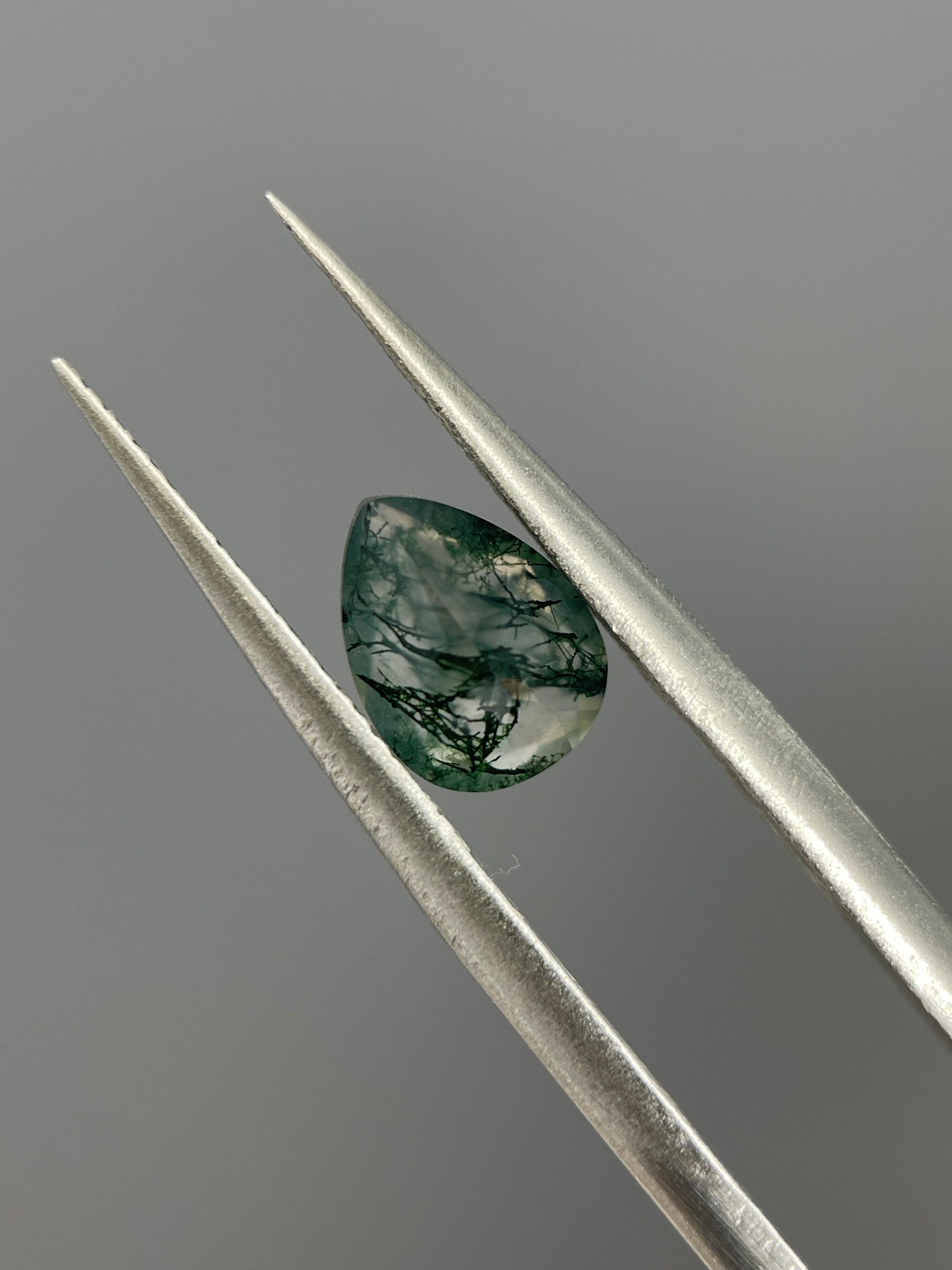 0.95ct Pear Cut Moss Agate Gemstone