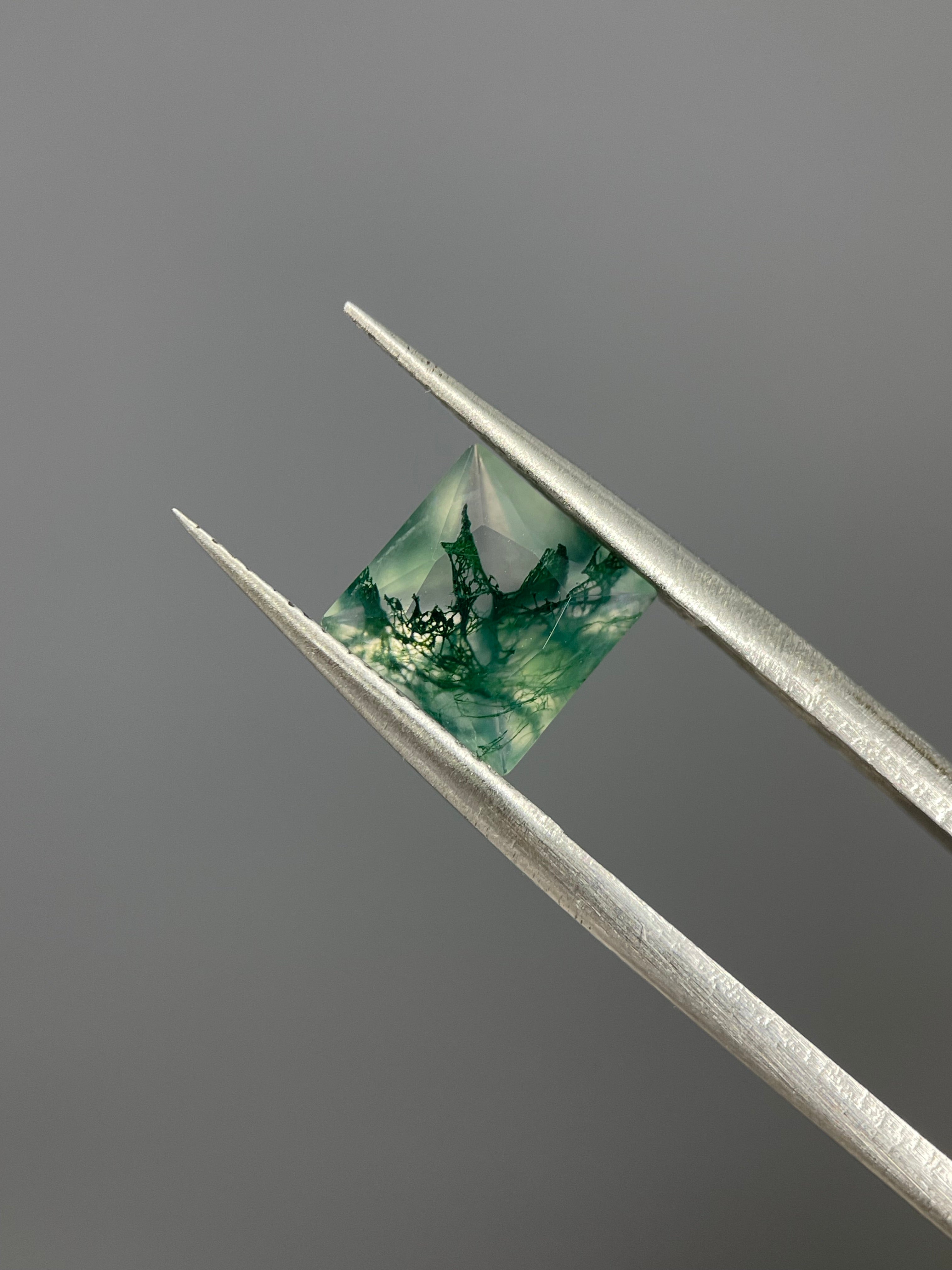 1.75ct Princess Cut Moss Agate Gemstone