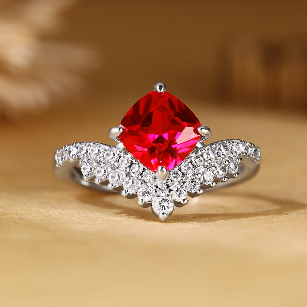 Anillo de compromiso con halo de esmeraldas de laboratorio ovaladas de 1 ct