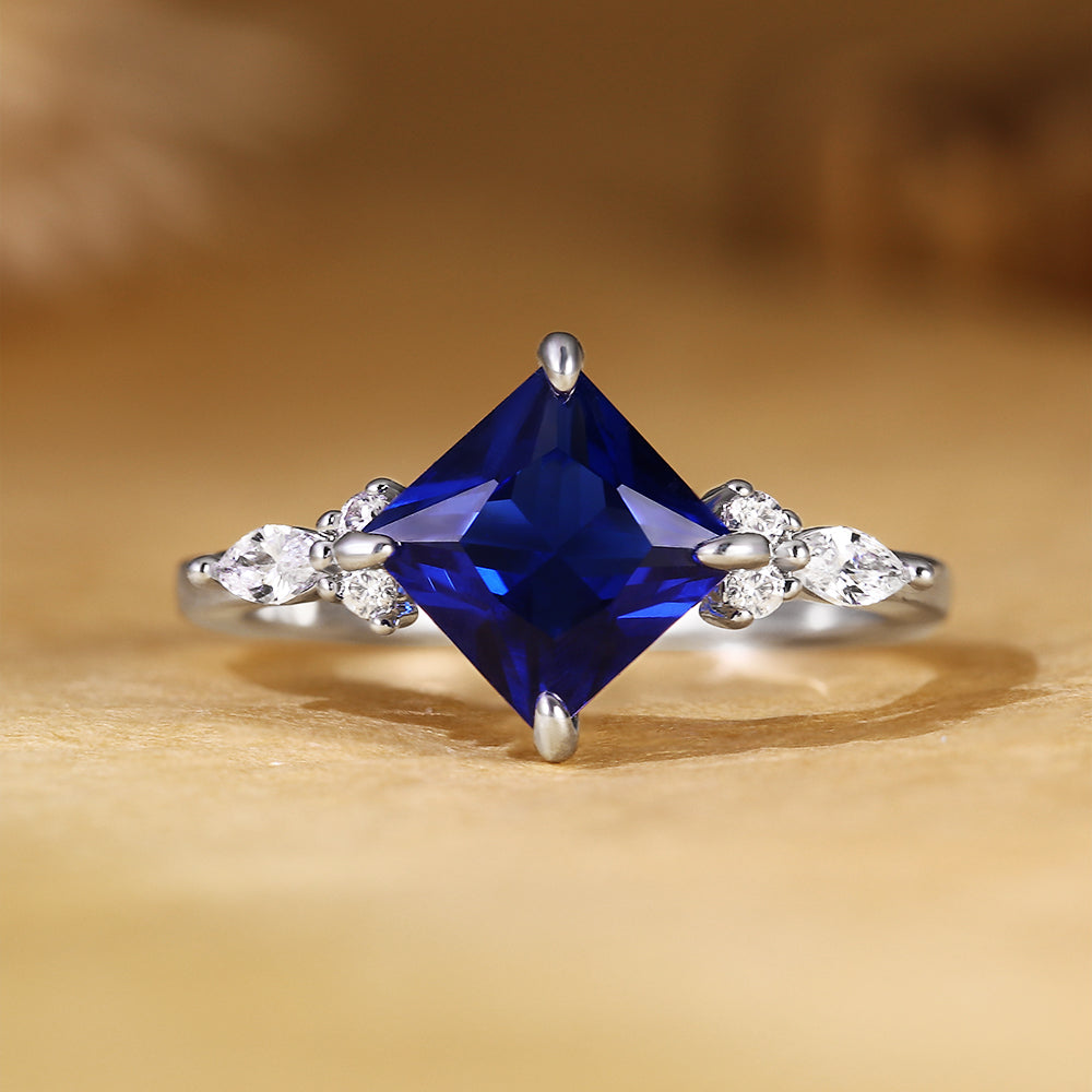 Anillo de compromiso con halo de esmeraldas de laboratorio ovaladas de 1 ct