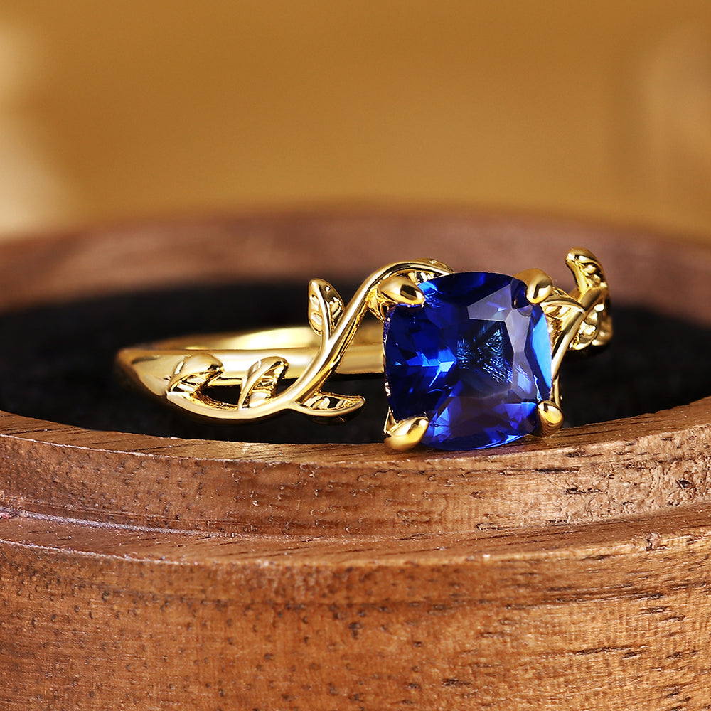 Anillo de compromiso con halo de esmeraldas de laboratorio ovaladas de 1 ct