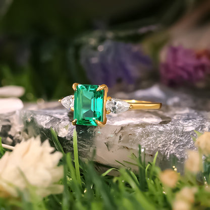 Bague de fiançailles avec halo d'émeraude ovale de laboratoire de 1 ct