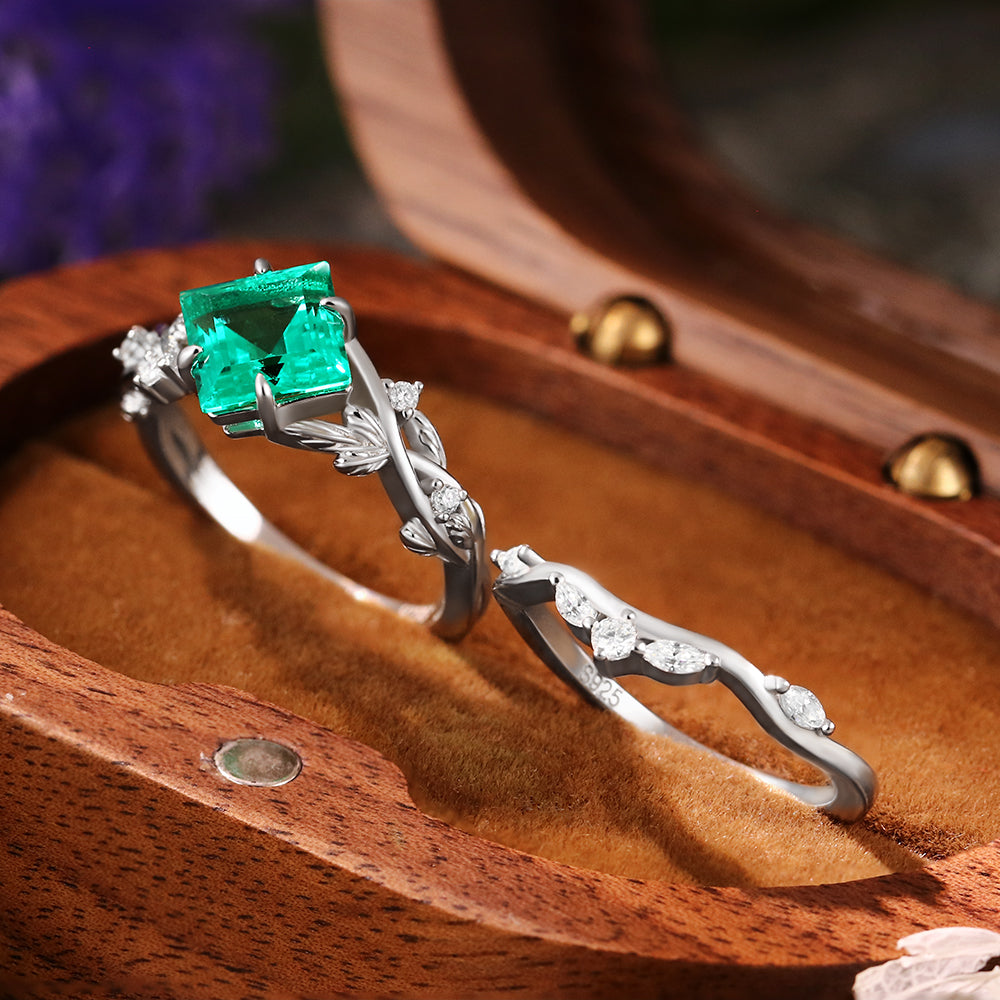 Anillo de compromiso con halo de esmeraldas de laboratorio ovaladas de 1 ct