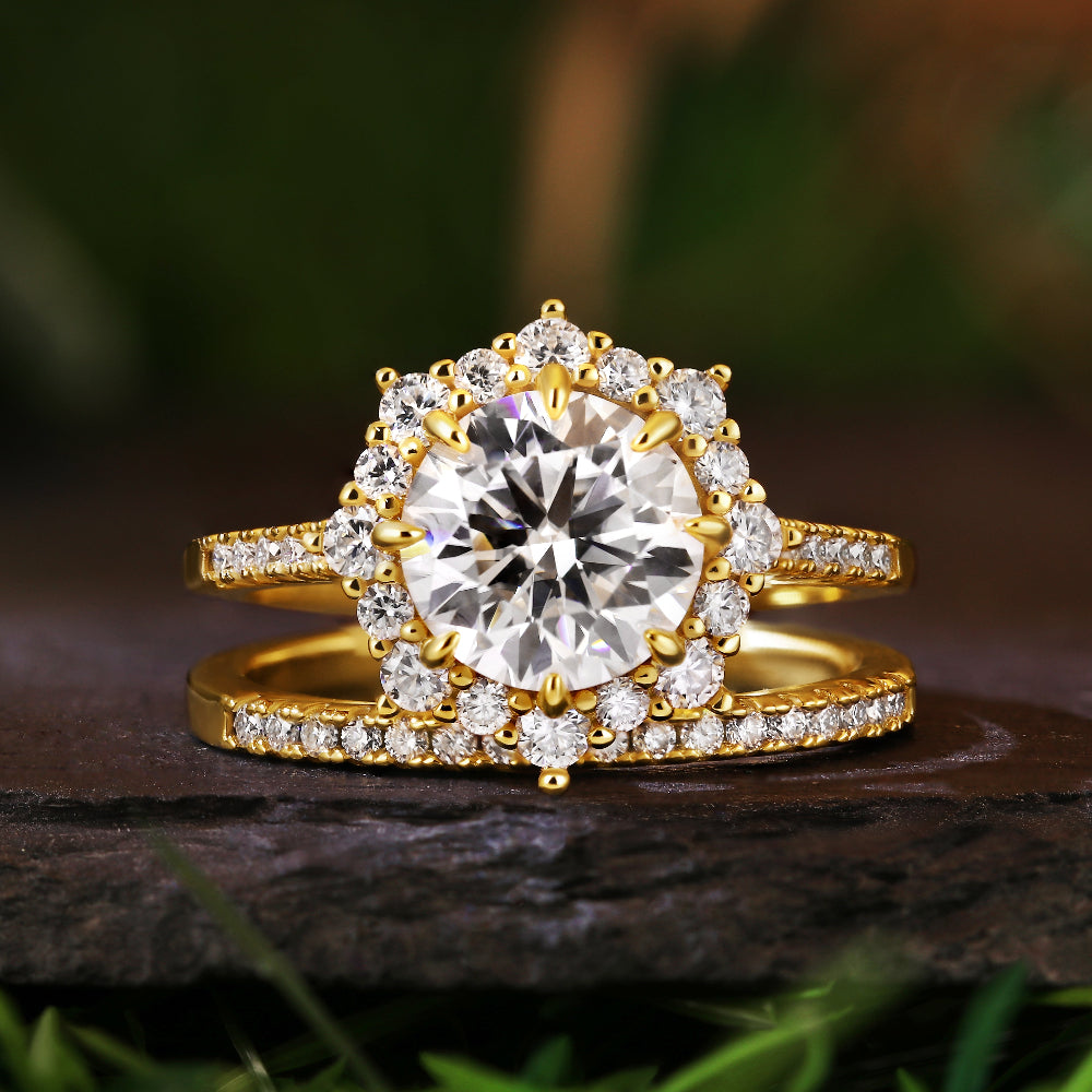Vintage Floral Halo 2.6ct Round Cut Moissanite & Wedding Band