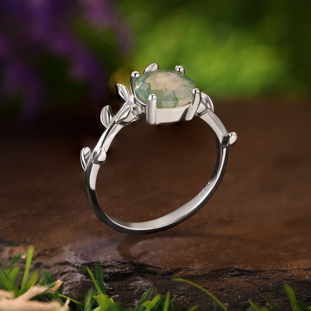 Bague de fiançailles avec halo d'émeraude ovale de laboratoire de 1 ct