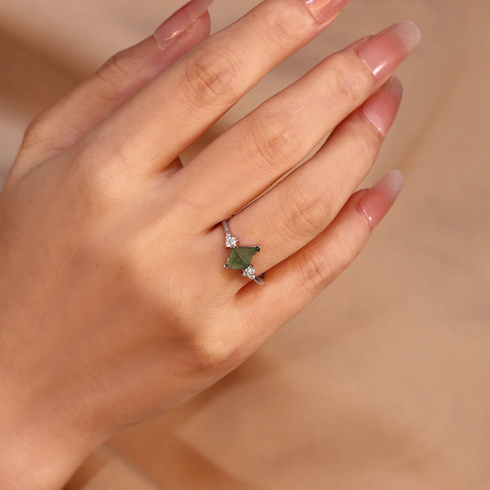 7x10mm Kite Cut Moss Agate Nature Inspired Accent Engagement Ring