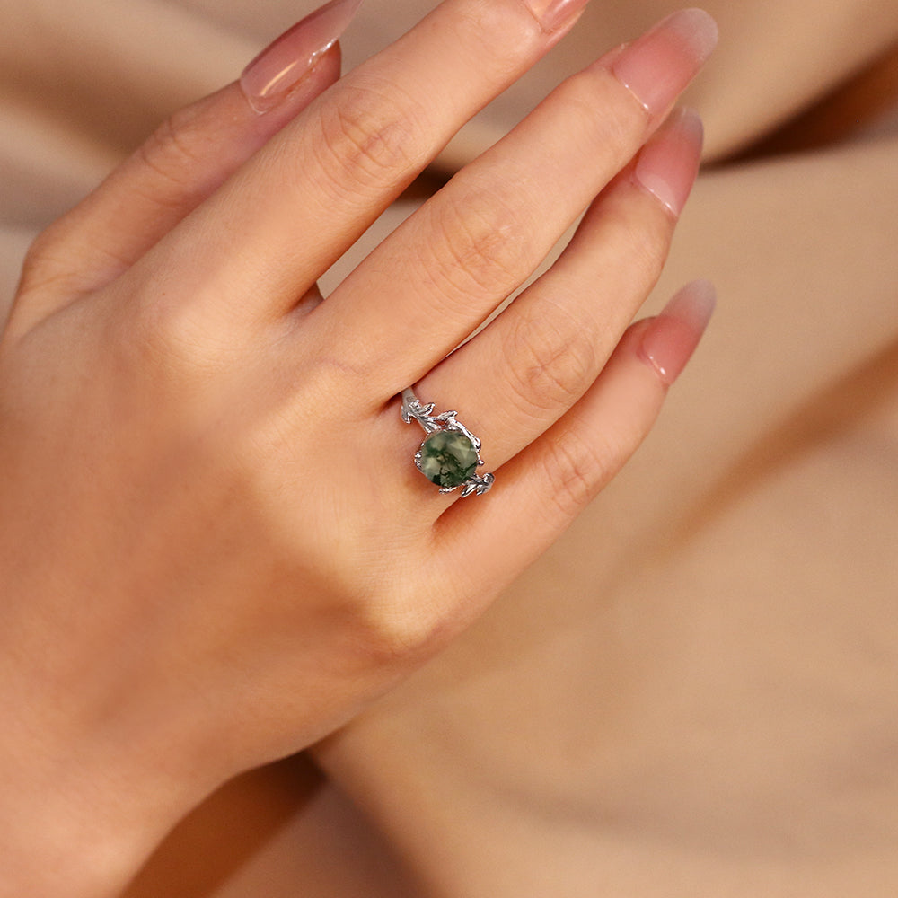 Bague de fiançailles avec halo d'émeraude ovale de laboratoire de 1 ct