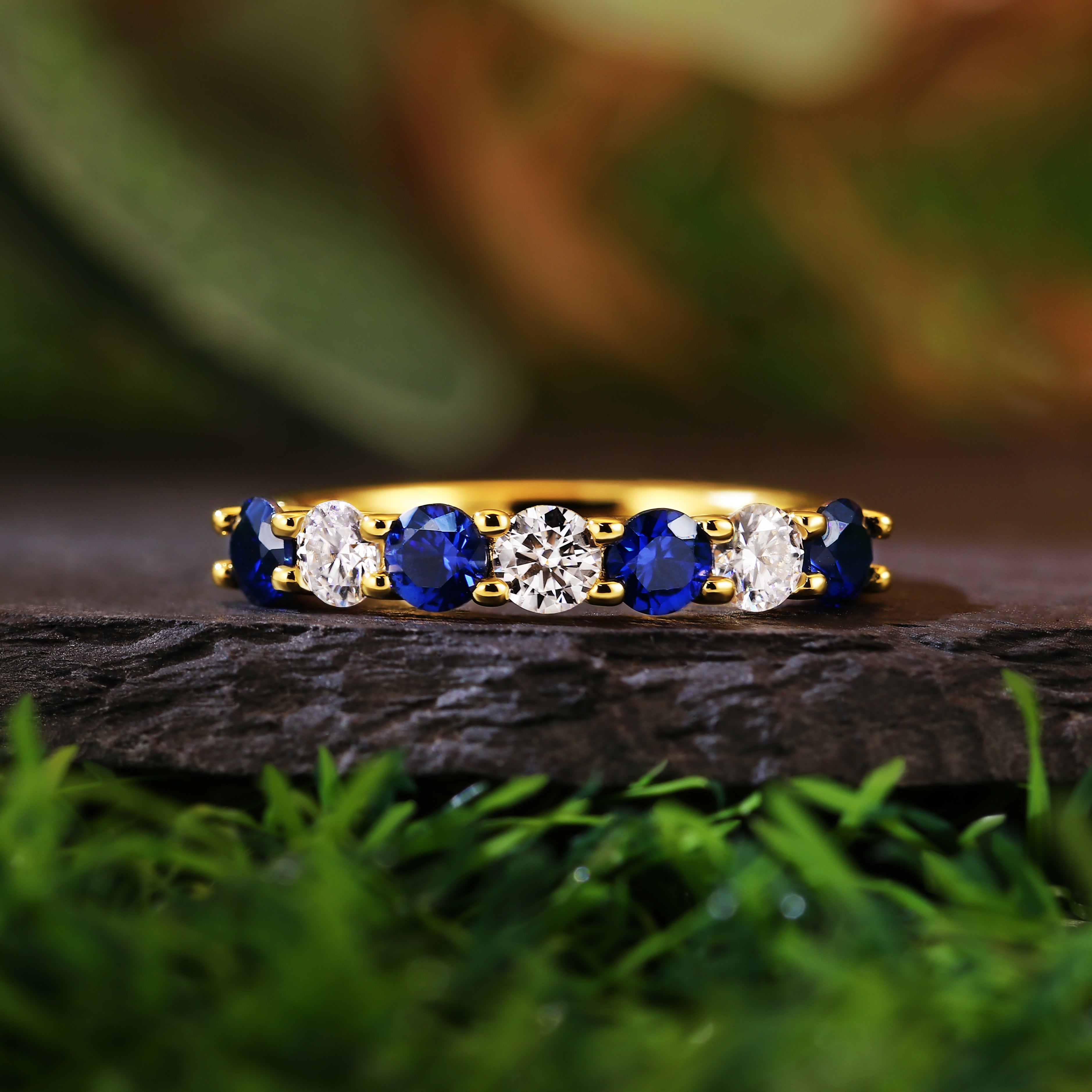 Bague de fiançailles avec halo d'émeraude ovale de laboratoire de 1 ct