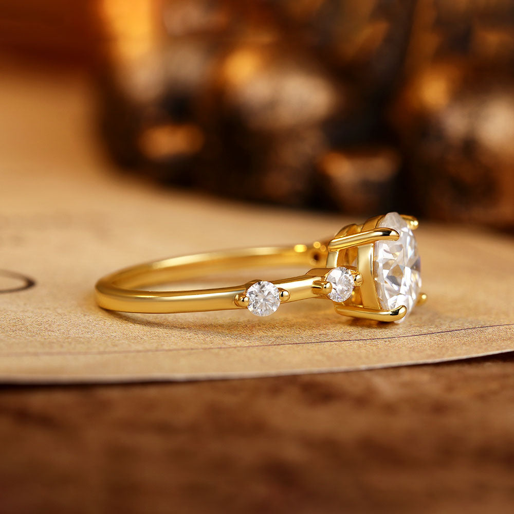 Bague de fiançailles avec halo d'émeraude ovale de laboratoire de 1 ct