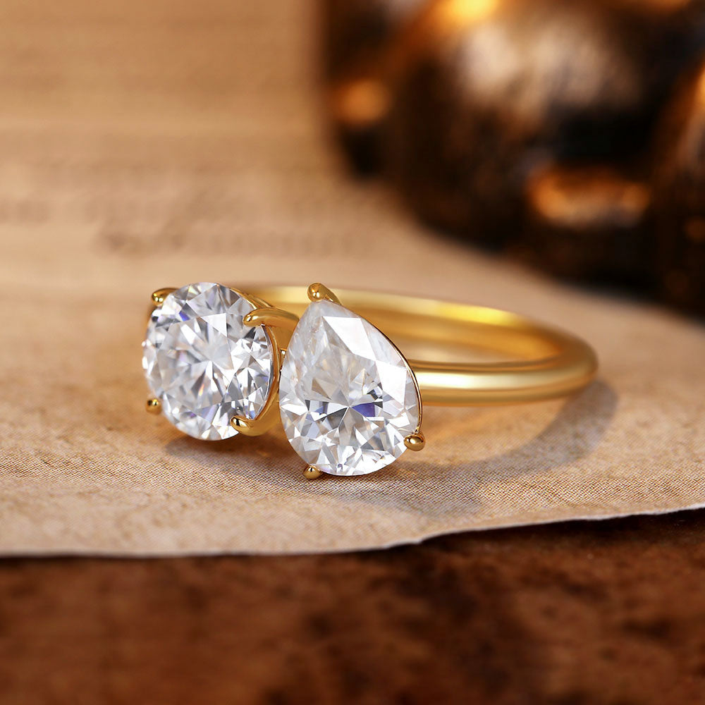 Anillo de compromiso con halo de esmeraldas de laboratorio ovaladas de 1 ct