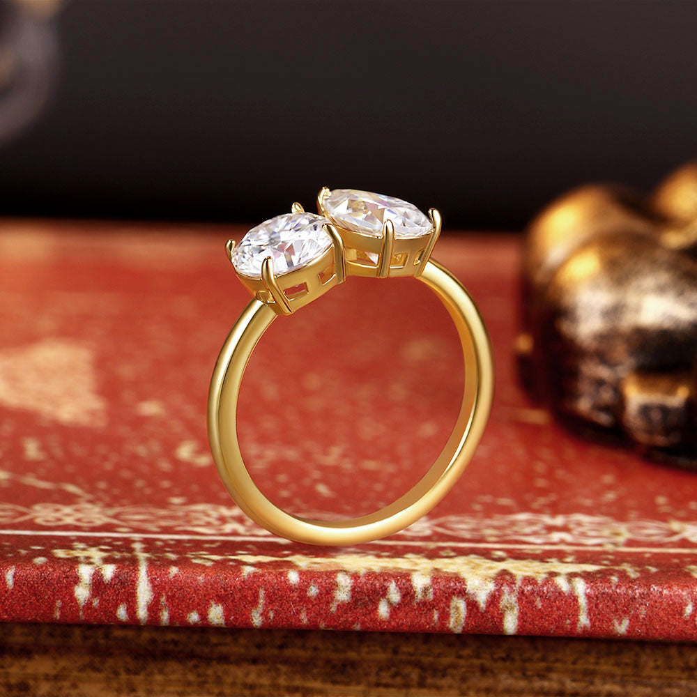 Anillo de compromiso con halo de esmeraldas de laboratorio ovaladas de 1 ct