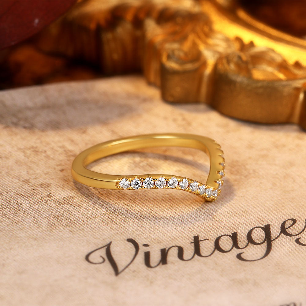 0.22 ct Round Cut Moissanite Curved Wedding Ring