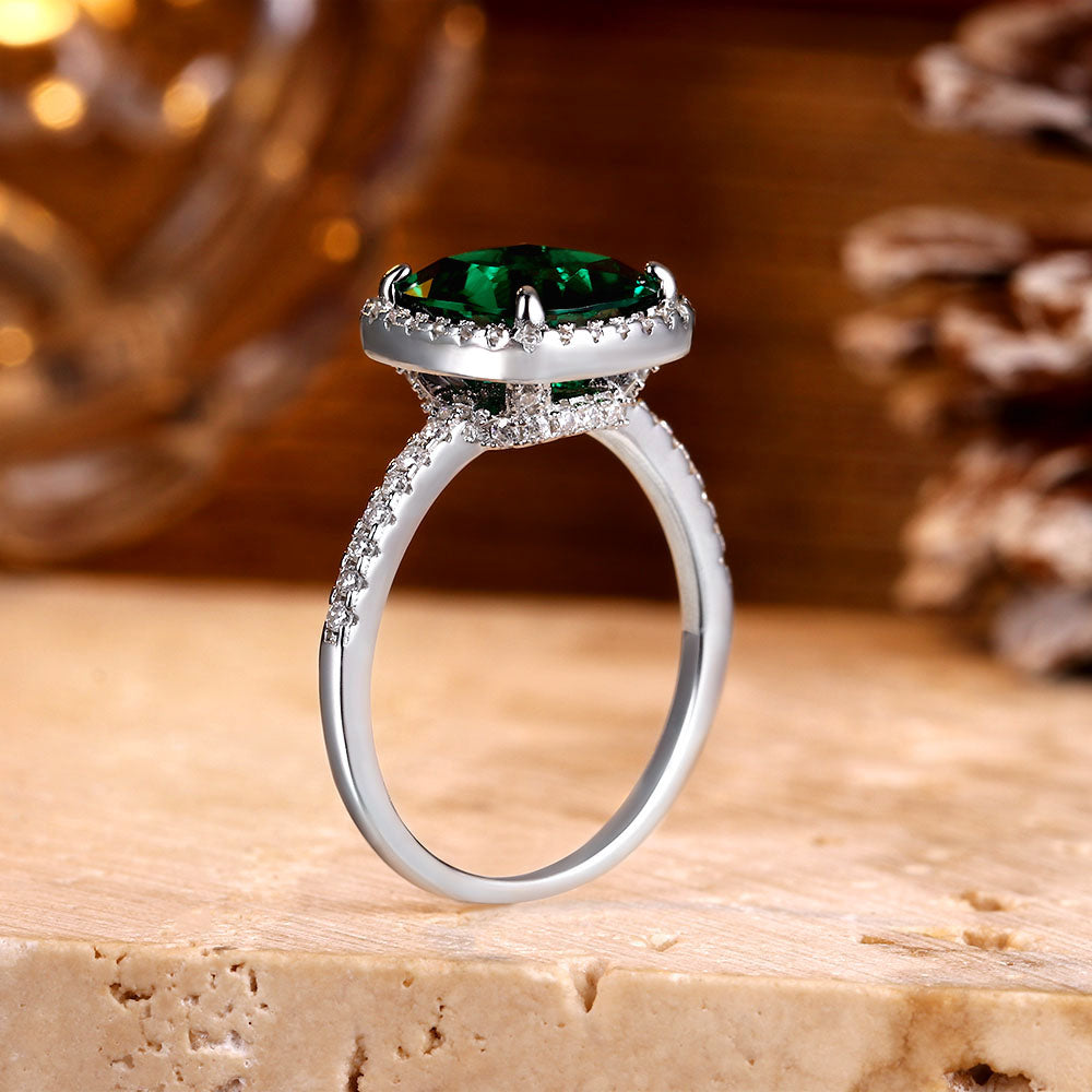 Bague de fiançailles avec halo d'émeraude ovale de laboratoire de 1 ct