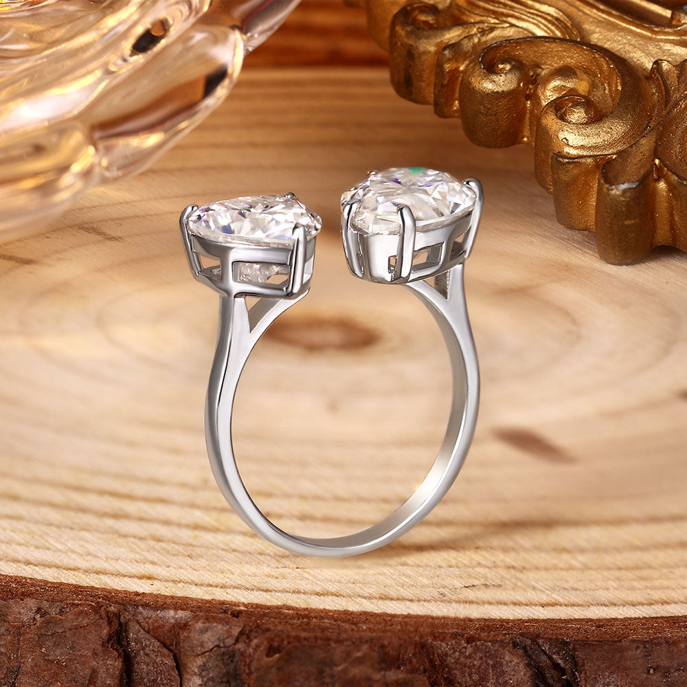 Toi Et Moi Engagement Ring With Pear Cut & Heart Cut Moissanite