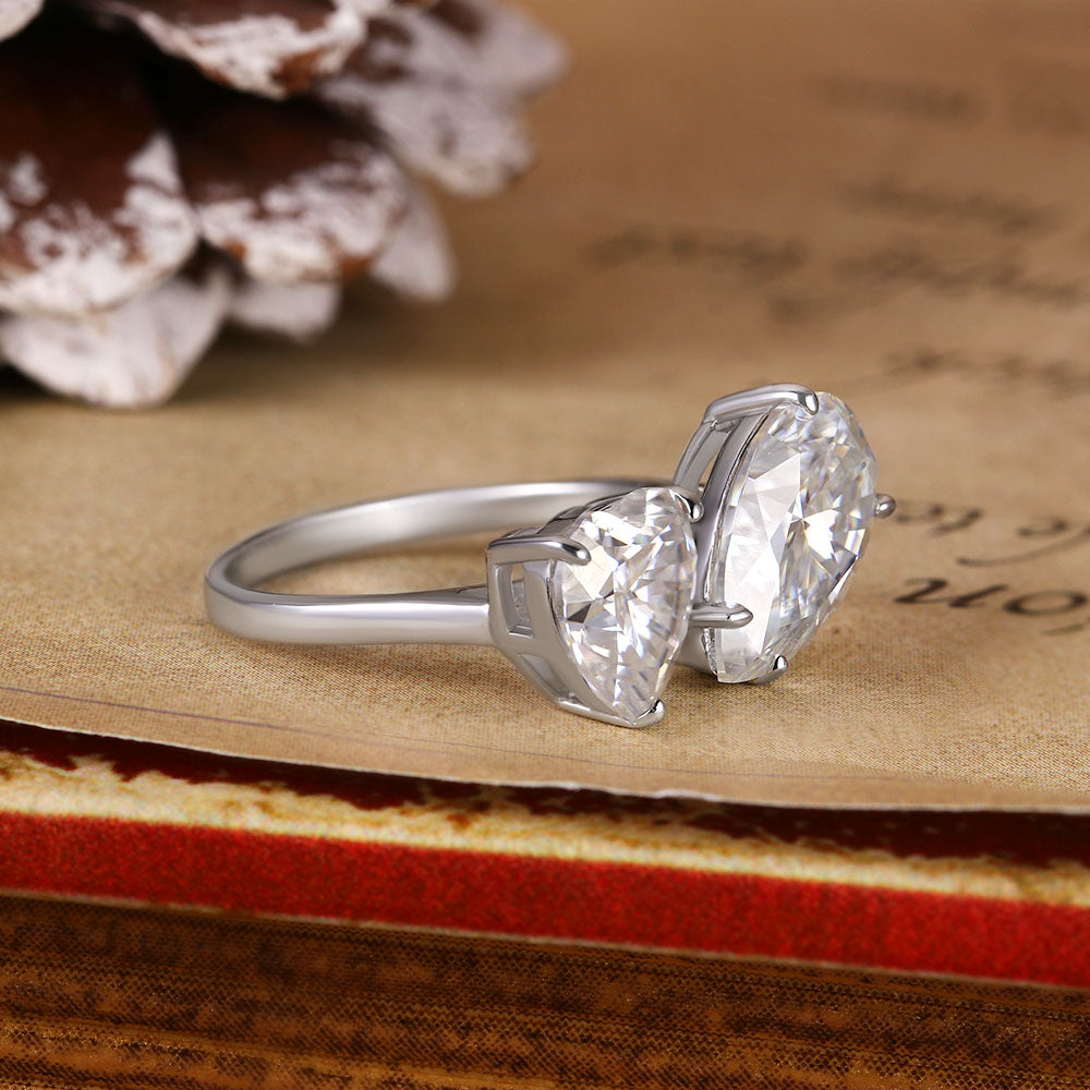 Toi Et Moi Engagement Ring With Pear Cut & Heart Cut Moissanite