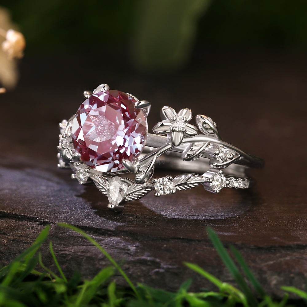 Bague de fiançailles avec halo d'émeraude ovale de laboratoire de 1 ct