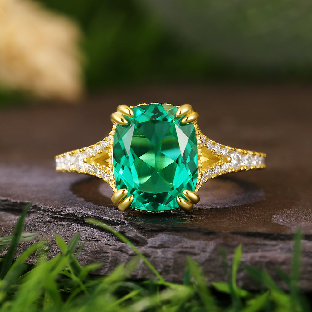 Bague de fiançailles avec halo d'émeraude ovale de laboratoire de 1 ct