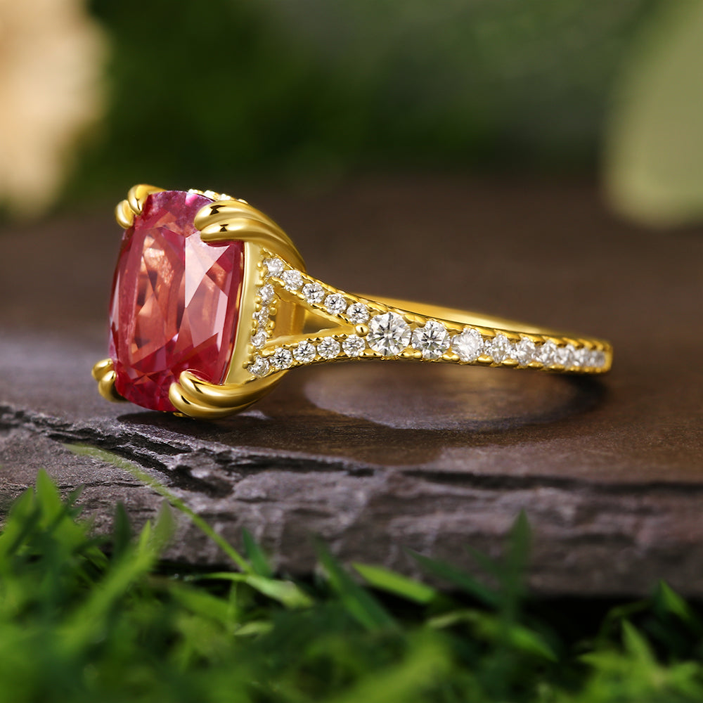 Anillo de compromiso con halo de esmeraldas de laboratorio ovaladas de 1 ct