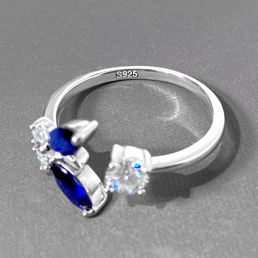 Bague de fiançailles à trois pierres avec saphir bleu rond de laboratoire de 6 ct