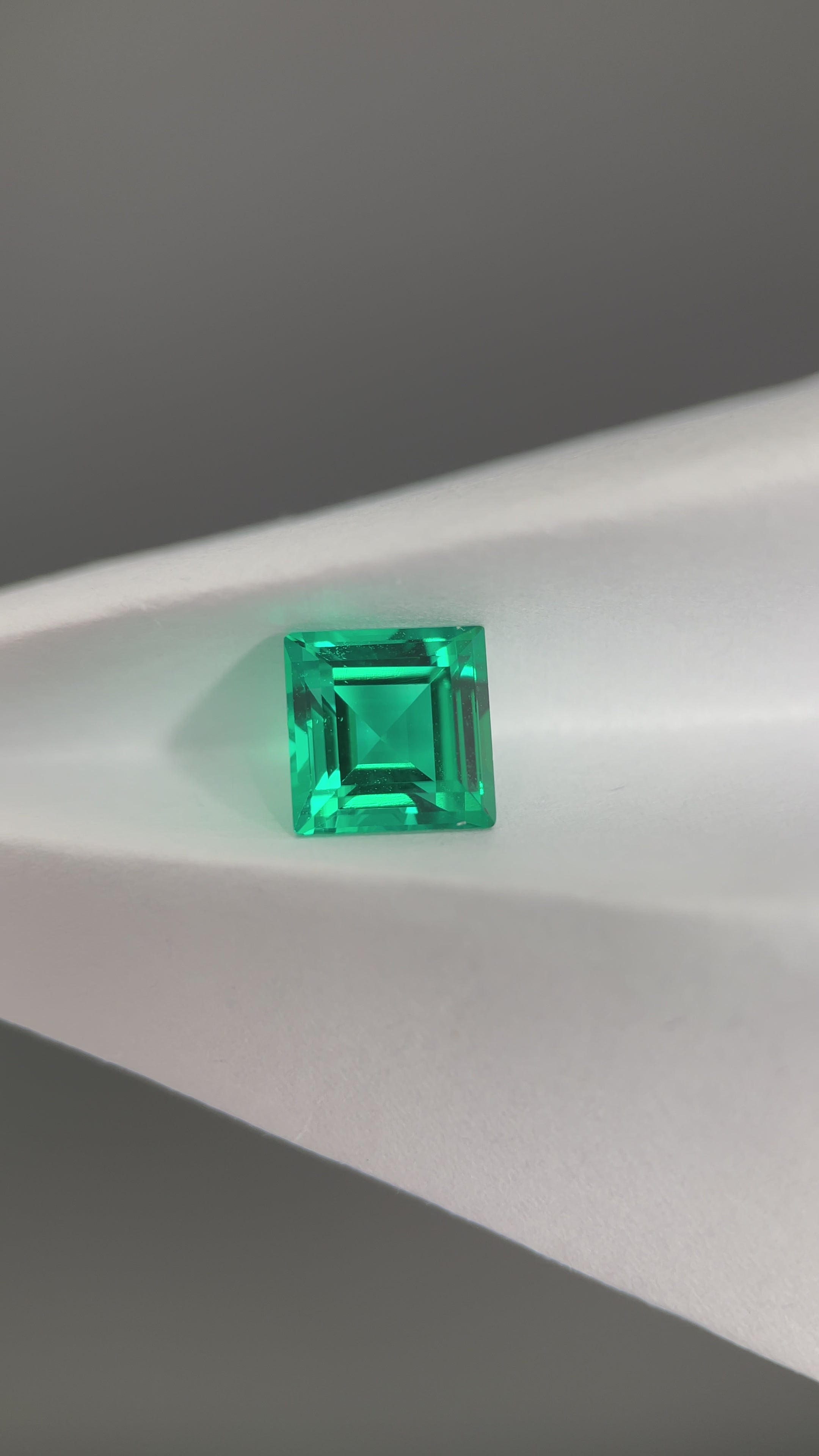 1.65 ct Emerald Cut Lab Emerald Gemstone