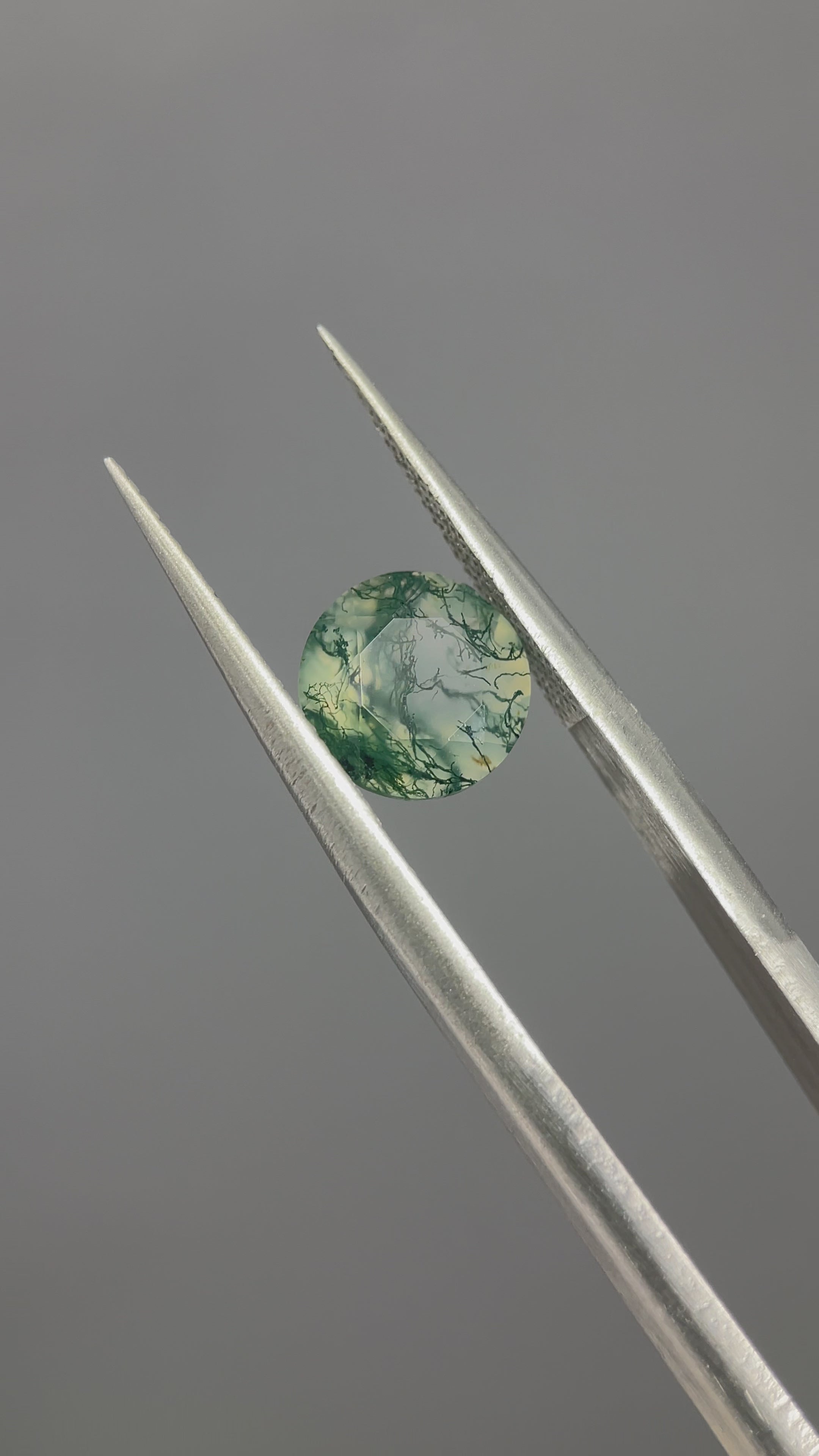 1.55ct Round Cut Moss Agate Gemstone