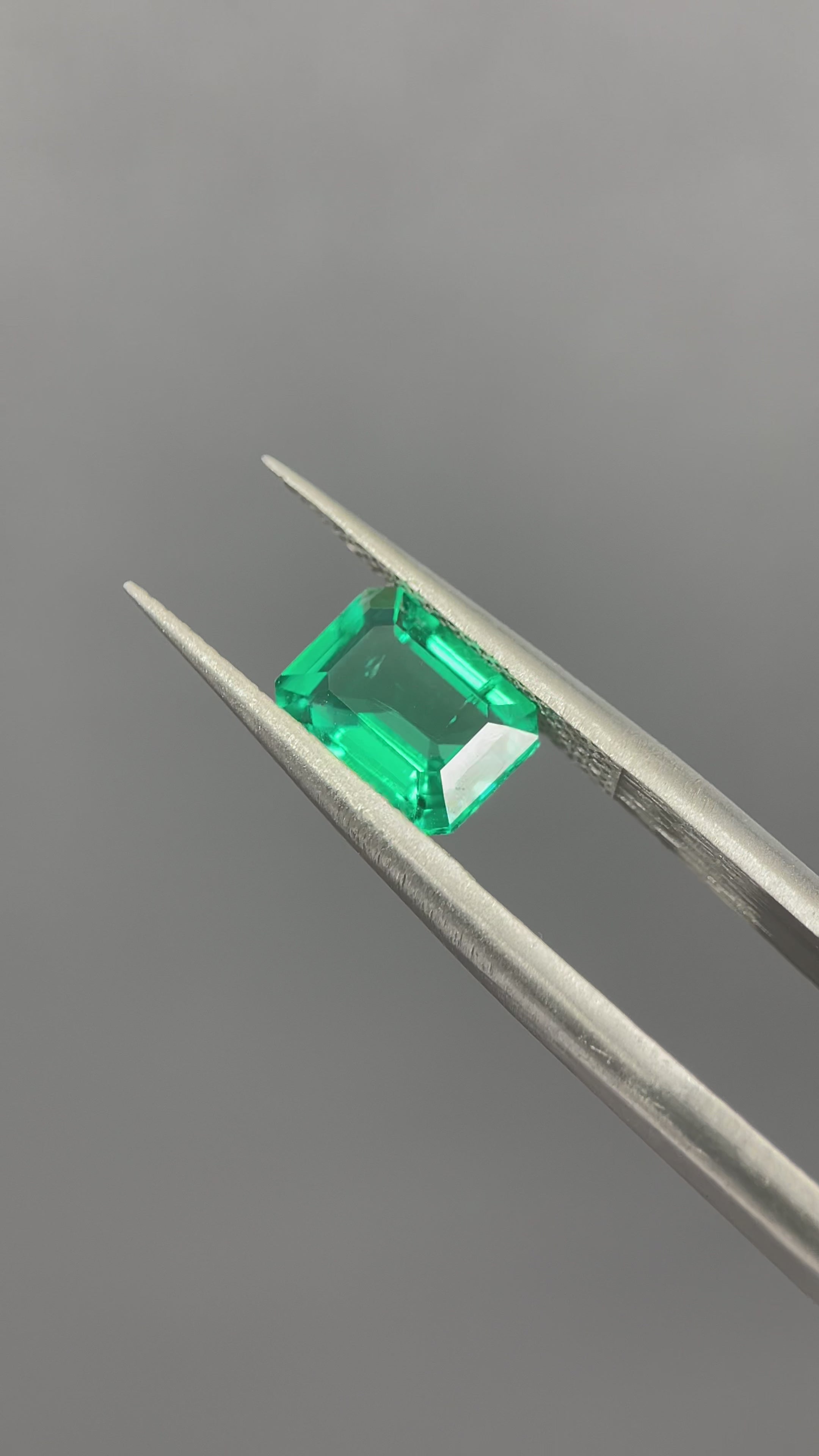 1.40 ct Emerald Cut Lab Emerald Gemstone