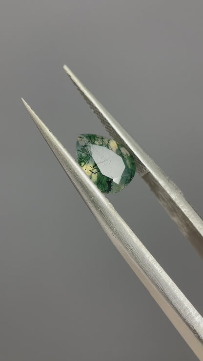 0.95ct Pear Cut Moss Agate Gemstone