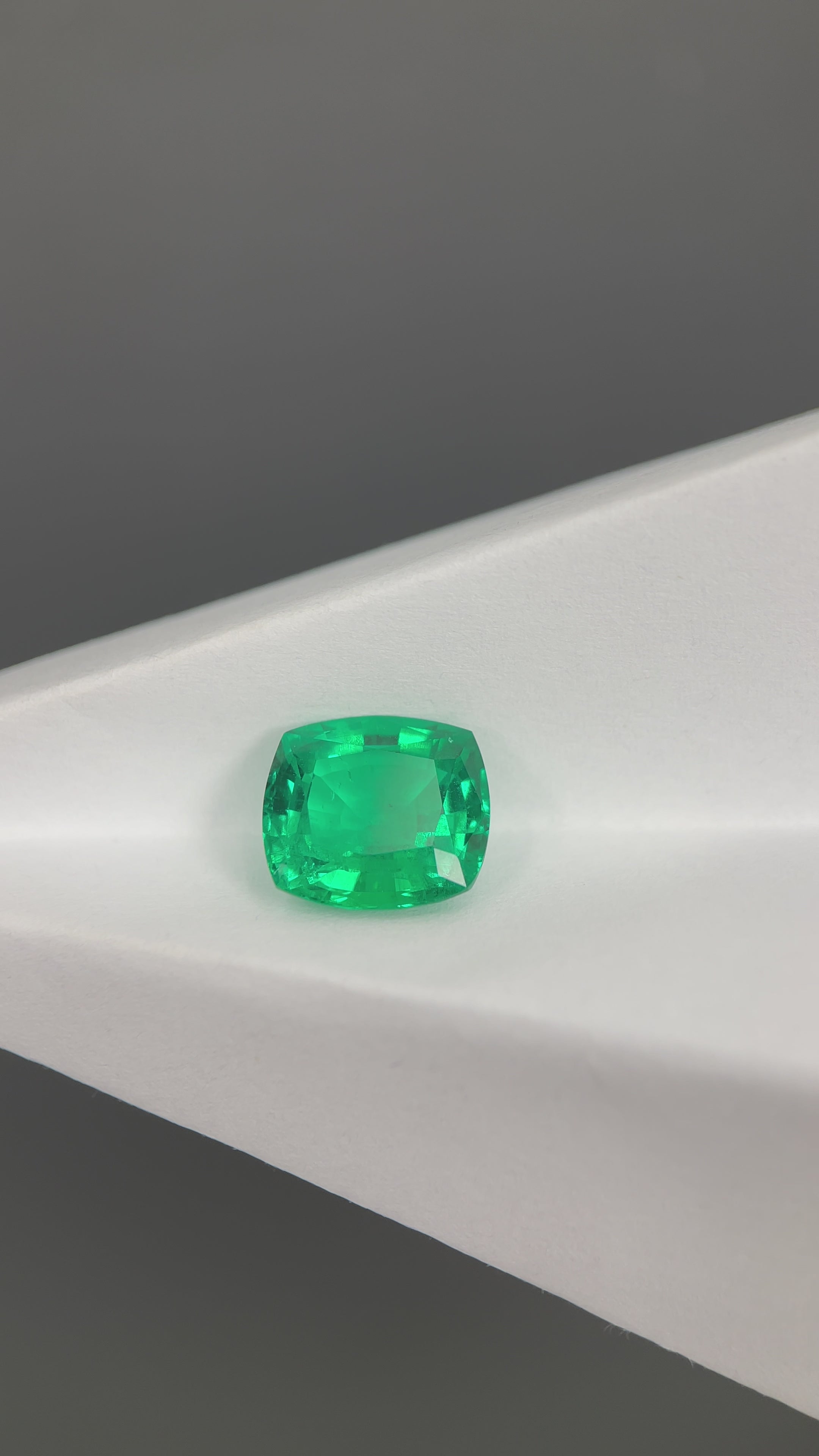 4.25 ct Cushion Cut Lab Emerald Gemstone