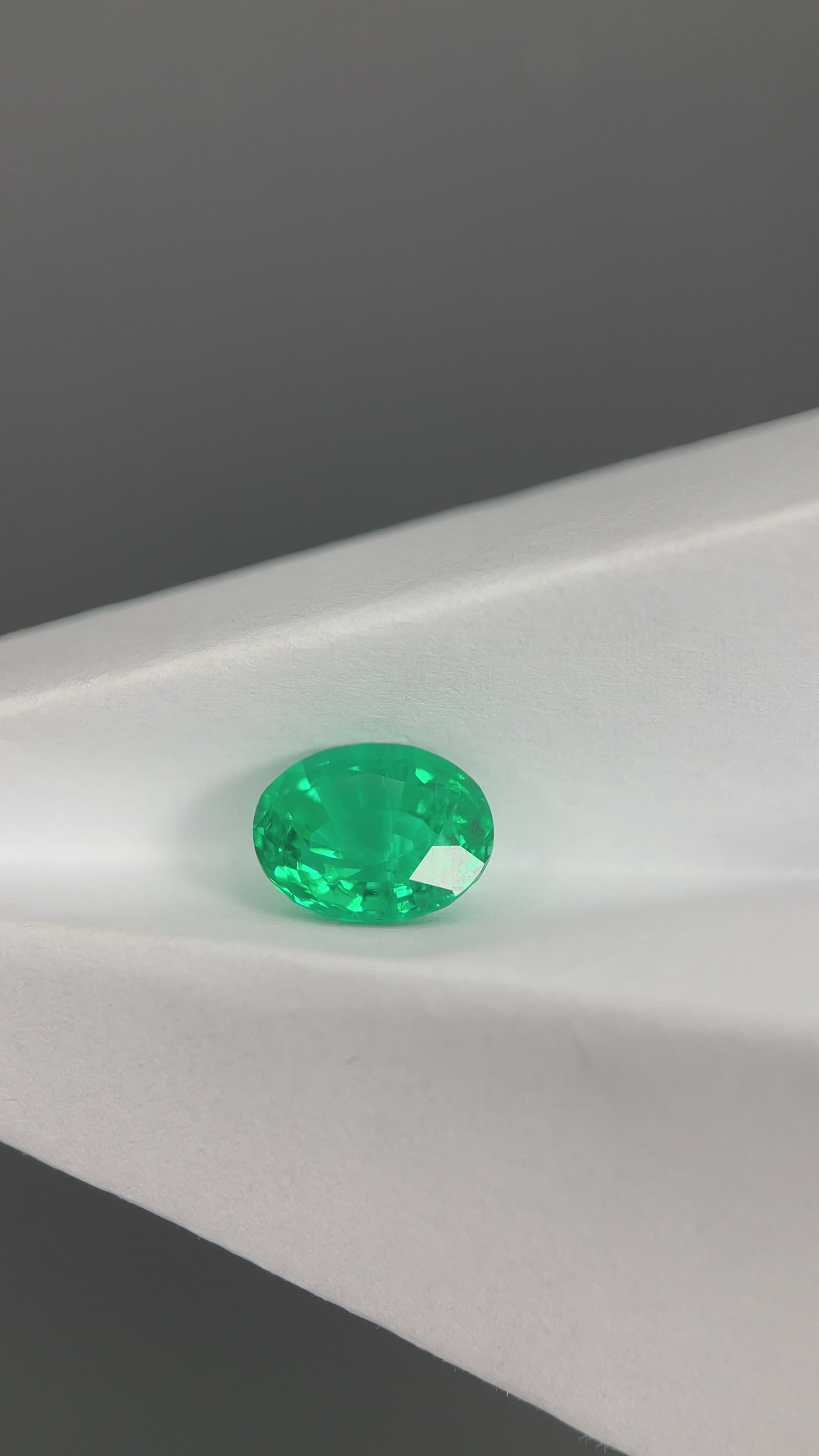 2.80 ct Oval Cut Lab Emerald Gemstone