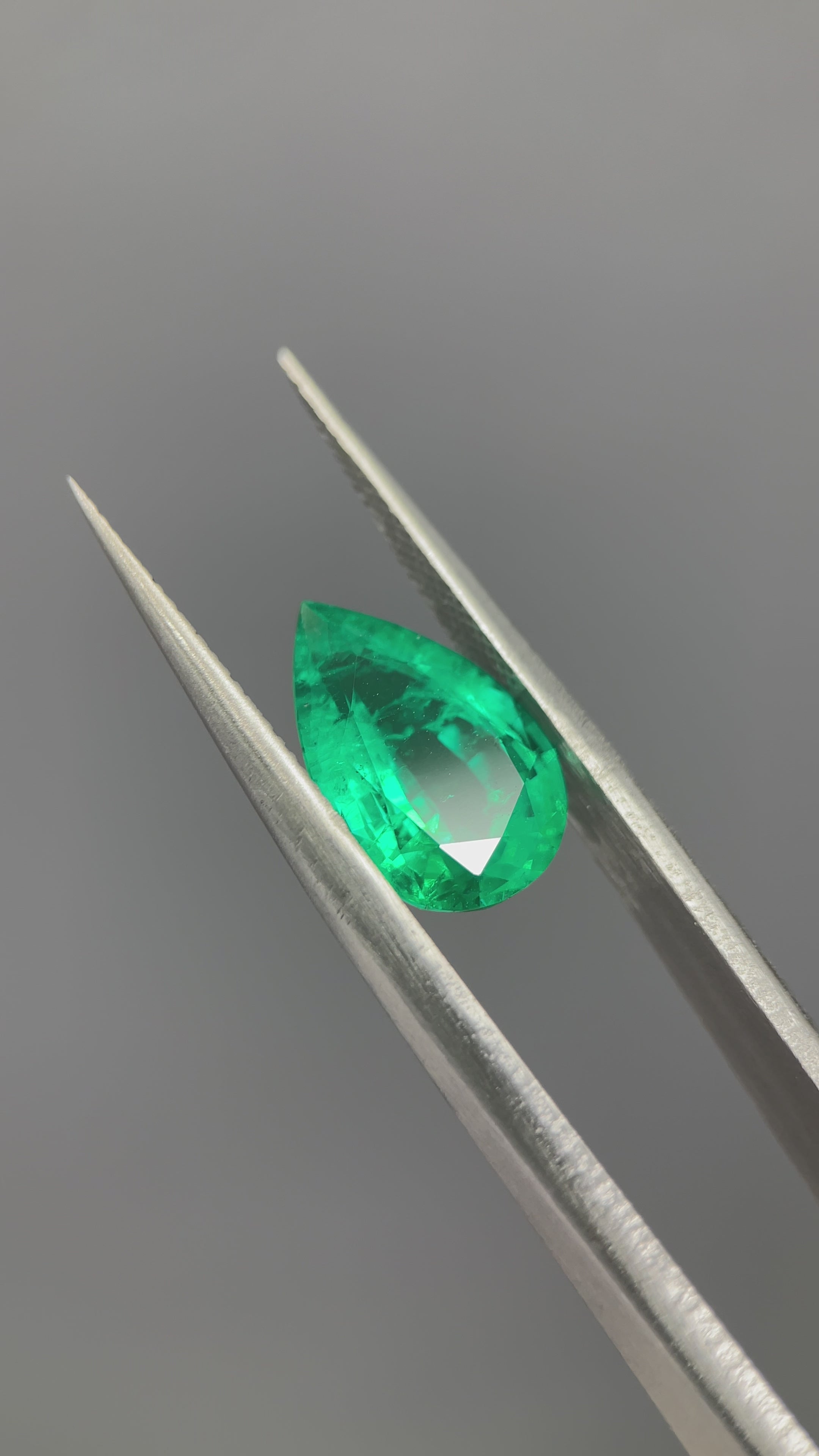 3.55 ct Pear Cut Lab Emerald Gemstone