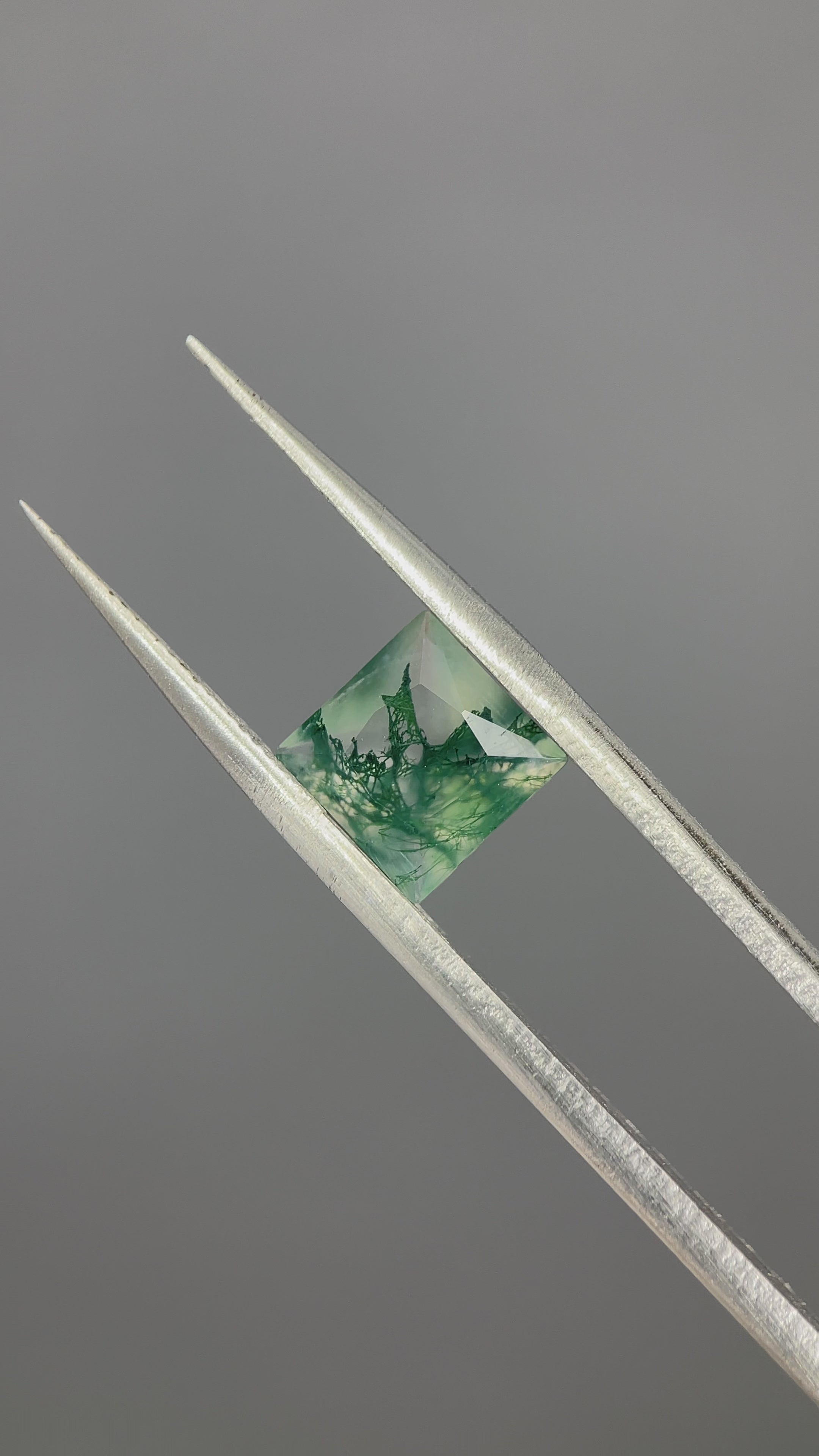 1.75ct Princess Cut Moss Agate Gemstone